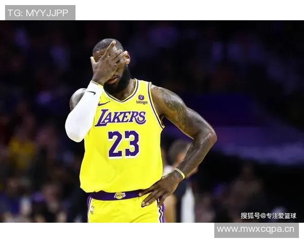 詹姆斯谈上半场表现：战术未能发挥作用出手偏短影响比赛节奏